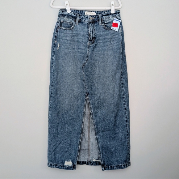 NWT Hidden Distressed Women's Blue Denim Midi Maxi Skirt Size Small - Picture 1 of 9